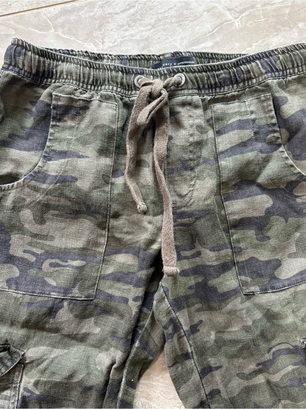 Sanctuary x Anthropologie Cropped Green Camo Linen Cargo Pants Women’s XS - Picture 2 of 8